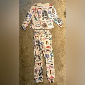 Official Taylor Swift 2 Piece Long Sleeve Pajama Set L